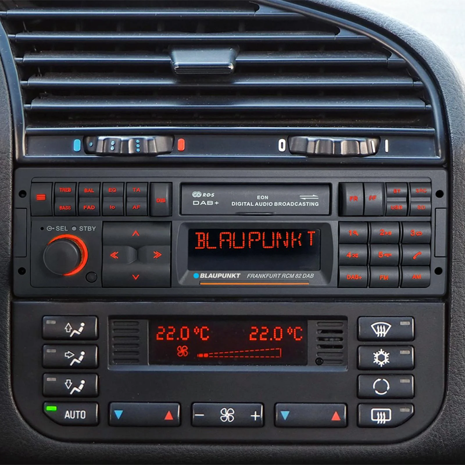 Blaupunkt Frankfurt RCM 82 DAB Retro Classic Car Stereo Bluetooth USB SD AUX - Image 6
