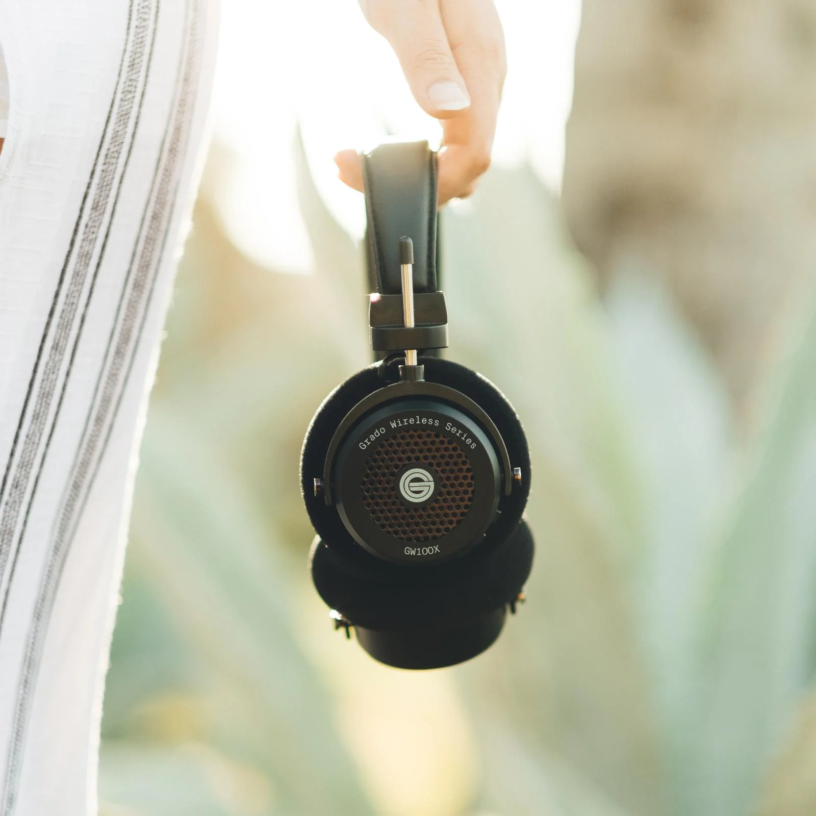Grado GW100X Wireless Bluetooth 5.2 USB C 3.5mm AUX Open Air Stereo Headphones - Image 7